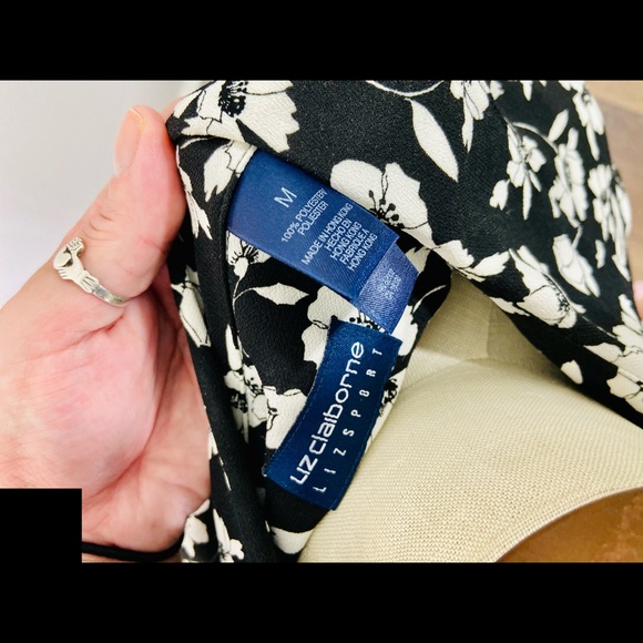 CYBER SALE🕊️Liz claiborne black floral button down oversized layering blouse - Picture 8 of 9